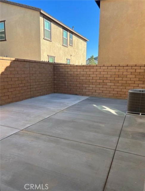 3990 E Catalina Street, Ontario CA: https://media.crmls.org/medias/691cb8f1-55bd-4c38-b280-ea0344e94dee.jpg
