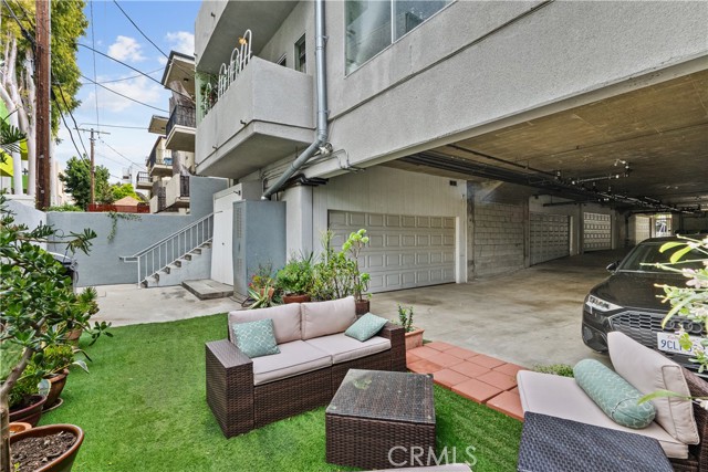 14441 Benefit Street, Sherman Oaks CA: https://media.crmls.org/medias/691d28fd-dd8a-453f-8b2d-14166e9f88ad.jpg
