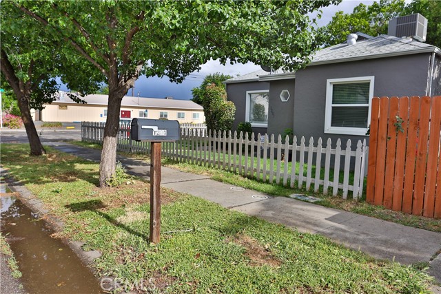 Detail Gallery Image 8 of 33 For 1201 South St, Corning,  CA 96021 - 5 Beds | 1/1 Baths