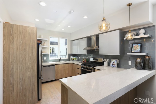 20 Spyglass Avenue, Phillips Ranch CA: https://media.crmls.org/medias/691ddcf1-ebd6-4b7f-83be-e86378011c48.jpg