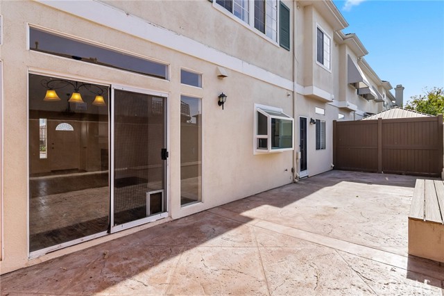 Detail Gallery Image 20 of 26 For 18739 Chapel Ln, Huntington Beach,  CA 92646 - 3 Beds | 2/1 Baths