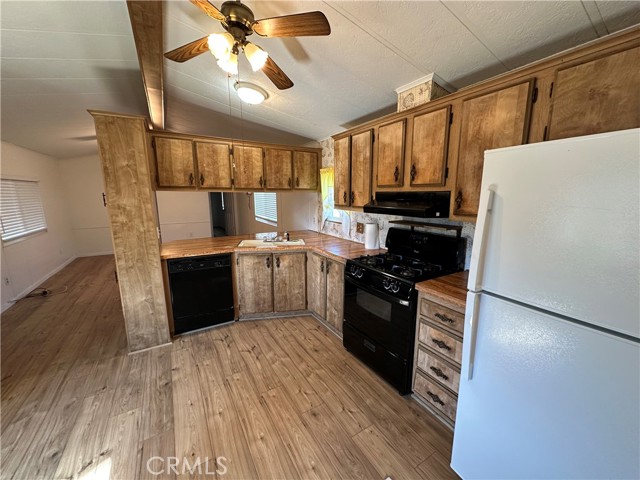 Detail Gallery Image 6 of 21 For 12880 4th, Clearlake Oaks,  CA 95423 - 2 Beds | 2 Baths