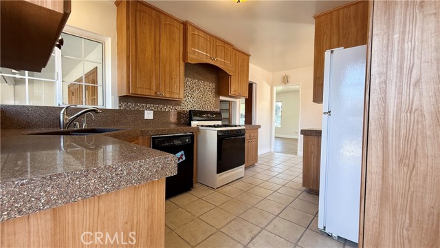 Detail Gallery Image 11 of 26 For 1048 E 45th Way, Long Beach,  CA 90807 - 3 Beds | 2 Baths