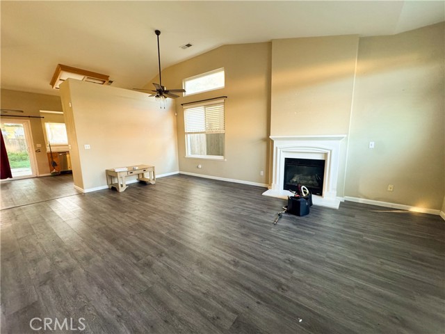 Detail Gallery Image 2 of 16 For 5421 Etherington Ct, Riverbank,  CA 95367 - 4 Beds | 3 Baths