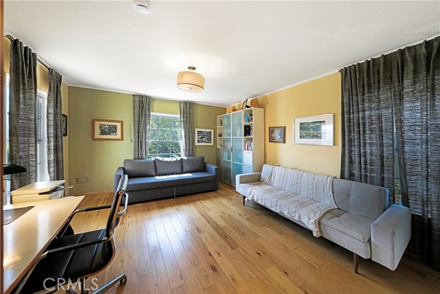 Detail Gallery Image 40 of 56 For 10707 Rochester, Los Angeles,  CA 90024 - 3 Beds | 3 Baths