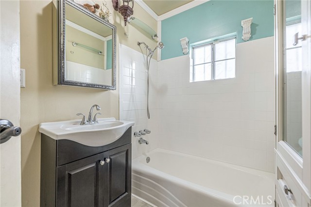 Detail Gallery Image 11 of 14 For 1000 N Mayo, Compton,  CA 90221 - 3 Beds | 1 Baths