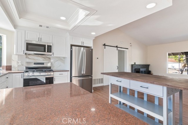 15175 Macias, Lake Elsinore CA: https://media.crmls.org/medias/69222cfd-2b51-4728-b3d6-abf66521c7b3.jpg