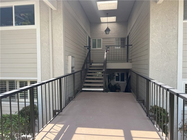 3300 Via Carrizo, Laguna Woods CA: https://media.crmls.org/medias/69227305-7bf4-4ba0-8b9e-7ccdfcd7c292.jpg