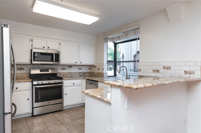 2930 Montrose Avenue, La Crescenta CA: https://media.crmls.org/medias/6922b27c-91d2-43a0-8a9b-b06ed39ee62b.jpg