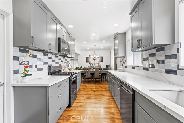 Detail Gallery Image 14 of 52 For 14870 Hubbard, Sylmar,  CA 91342 - 3 Beds | 2 Baths