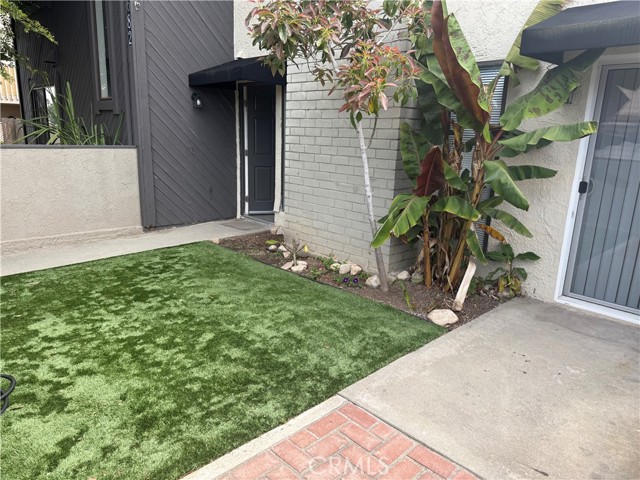 Detail Gallery Image 3 of 19 For 16682 Dolores Ln, Huntington Beach,  CA 92649 - 2 Beds | 2/1 Baths