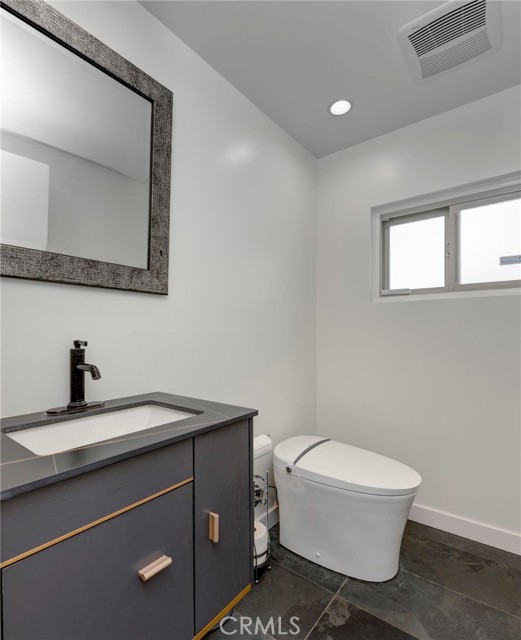 Detail Gallery Image 23 of 75 For 21905 Stanwell St, Chatsworth,  CA 91311 - 5 Beds | 3/2 Baths