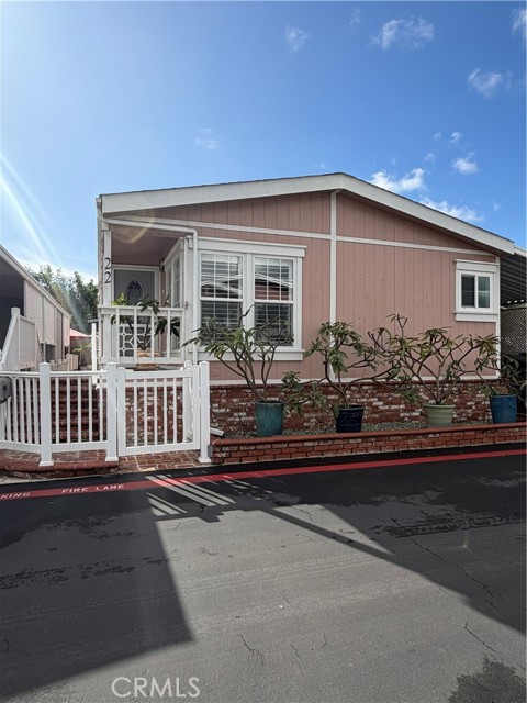 Detail Gallery Image 4 of 8 For 19251 Brookhurst St #22,  Huntington Beach,  CA 92646 - 3 Beds | 2 Baths