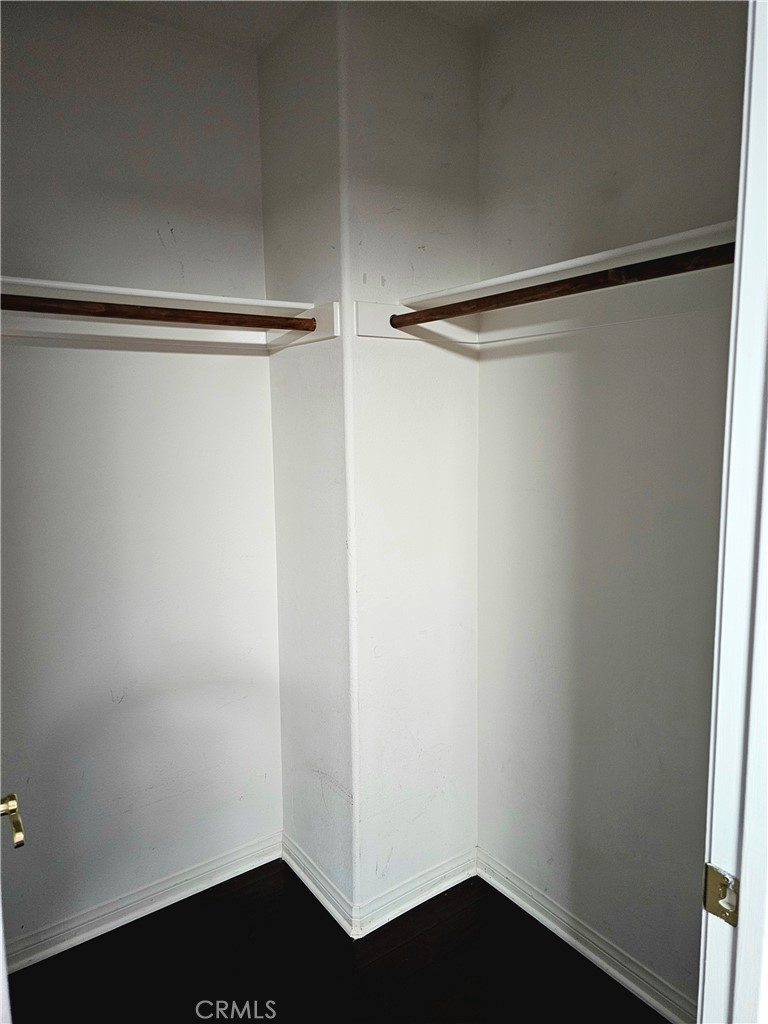 https://media.crmls.org/medias/69242918-209f-459b-9d95-7ec0f236bc4f.jpg?preset=X-Large