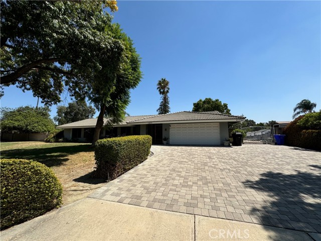 Detail Gallery Image 1 of 1 For 11655 Overland Dr, Fontana,  CA 92337 - 4 Beds | 2 Baths