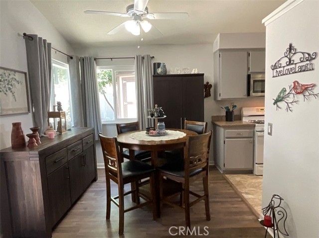 6720 Shaded Wood Place, Rancho Cucamonga CA: https://media.crmls.org/medias/6924ab3e-4015-4425-ae4d-e73fb740ccce.jpg