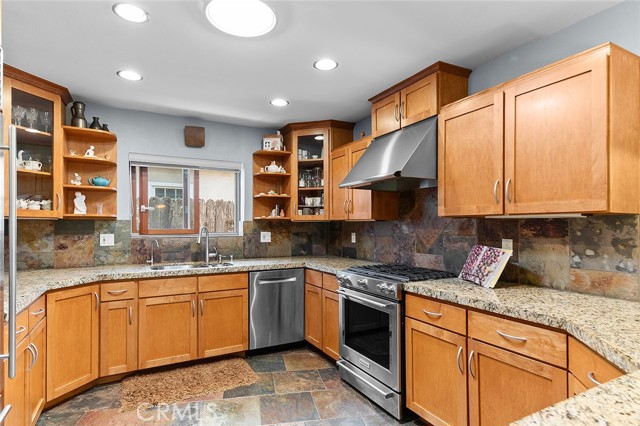 350 Claremont Avenue, Long Beach CA: https://media.crmls.org/medias/6924dcab-3ac4-4cce-920b-4b27a3394910.jpg