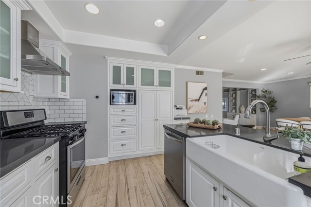 Detail Gallery Image 19 of 36 For 23010 Hartland, West Hills,  CA 91307 - 3 Beds | 2 Baths