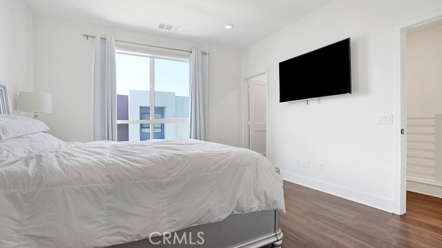 Detail Gallery Image 15 of 38 For 16372 Moonstone Cir, Tustin,  CA 92782 - 3 Beds | 3/1 Baths