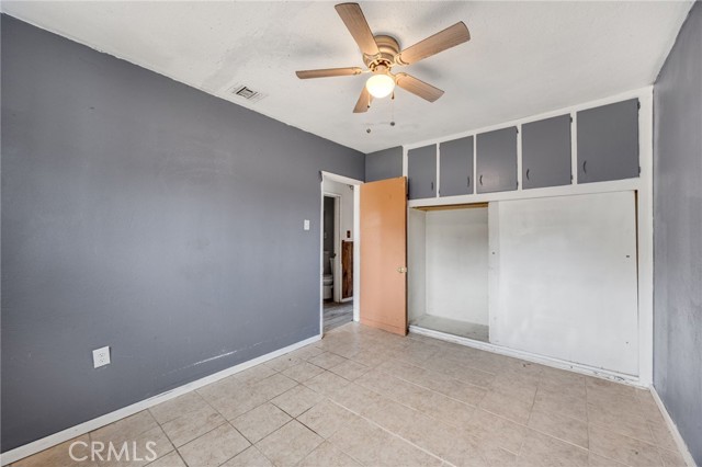 9259 Beech Avenue, Fontana CA: https://media.crmls.org/medias/69261ff4-12df-424c-84d7-e768ca3dd0ee.jpg