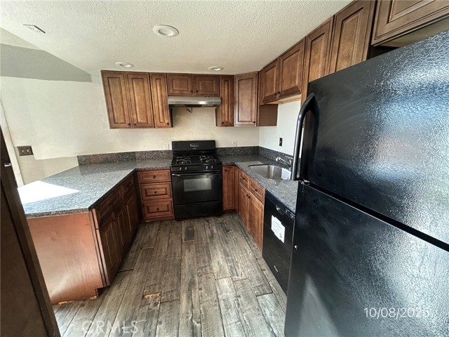 Detail Gallery Image 5 of 16 For 22677 South, Apple Valley,  CA 92307 - 3 Beds | 2 Baths