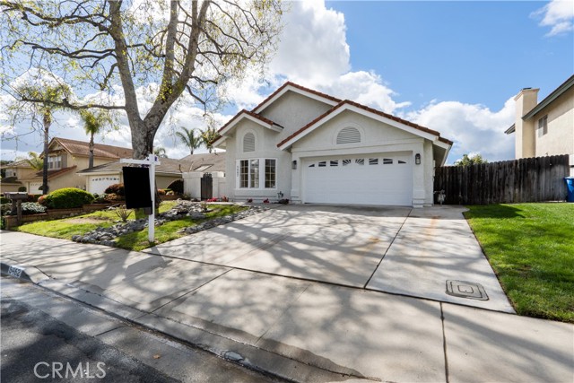 5462 Butterfield Street photo 2