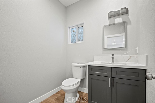 Detail Gallery Image 14 of 16 For 1584 W Wakefield Ave #B,  Anaheim,  CA 92802 - 4 Beds | 2/1 Baths