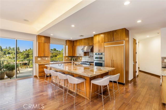 Detail Gallery Image 7 of 31 For 11527 Dona Dolores Pl, Studio City,  CA 91604 - 6 Beds | 7/1 Baths