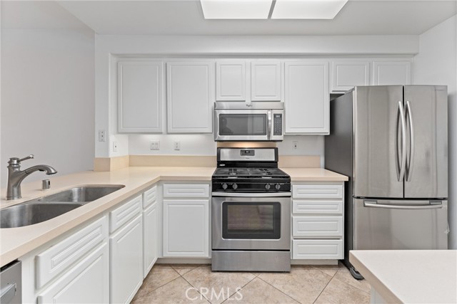 Detail Gallery Image 9 of 25 For 2802 Ladrillo Aisle #25,  Irvine,  CA 92606 - 2 Beds | 2 Baths