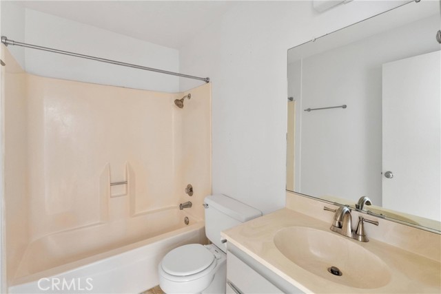 101 Rockledge Lane, Lake Arrowhead CA: https://media.crmls.org/medias/69293186-d4e6-4295-8c7f-7ac1c5bcfb14.jpg