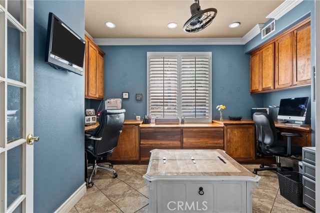 30463 Vineyard Lane, Castaic CA: https://media.crmls.org/medias/692939b1-8368-4e9a-853b-a4d1e67fecba.jpg