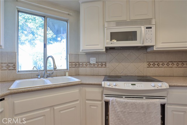 Detail Gallery Image 7 of 40 For 1143 Stone Pine Ln #F,  Corona,  CA 92879 - 2 Beds | 2 Baths