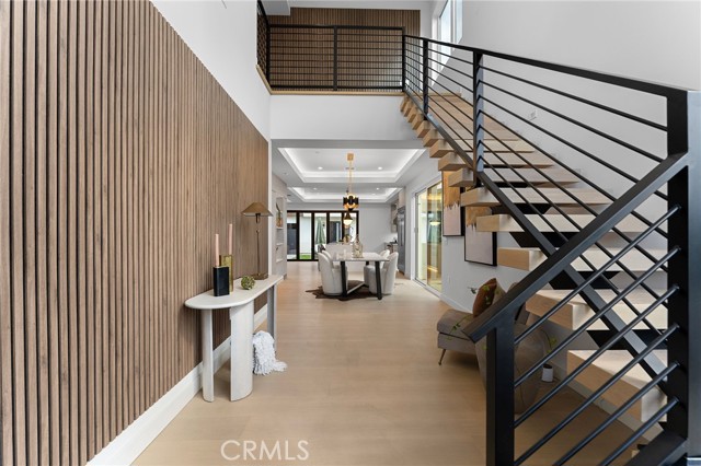 Detail Gallery Image 6 of 70 For 3932 S Minerva Ave, Los Angeles,  CA 90066 - 6 Beds | 6/1 Baths