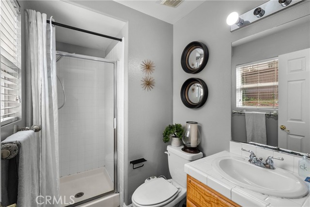 Detail Gallery Image 17 of 40 For 26426 Cardinal Dr, Canyon Country,  CA 91387 - 5 Beds | 4 Baths