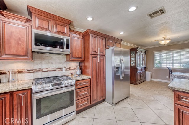 Detail Gallery Image 9 of 47 For 25540 Lynn Pl #B,  Madera,  CA 93638 - 3 Beds | 2 Baths