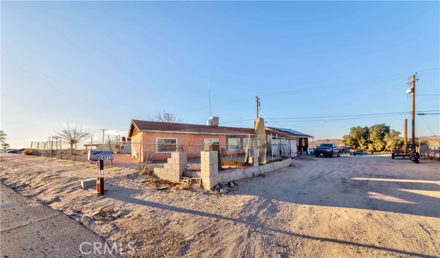 Detail Gallery Image 8 of 15 For 2471 W Main St, Barstow,  CA 92311 - 4 Beds | 2 Baths