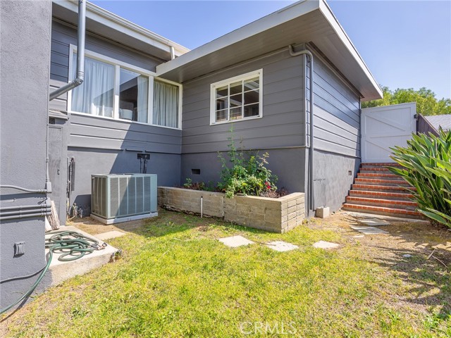 Detail Gallery Image 42 of 61 For 3761 Aguilar St, Los Angeles,  CA 90065 - 4 Beds | 2 Baths