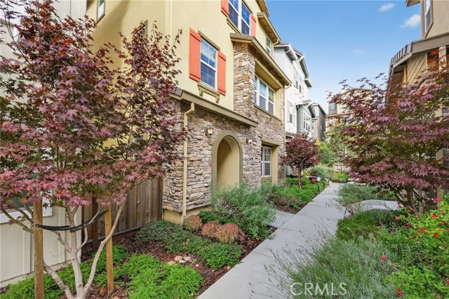 Detail Gallery Image 2 of 67 For 1303 Antonella, Hayward,  CA 94541 - 3 Beds | 3/1 Baths