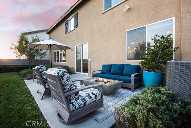 Detail Gallery Image 32 of 48 For 11829 Confluence Dr, Jurupa Valley,  CA 91752 - 5 Beds | 3 Baths
