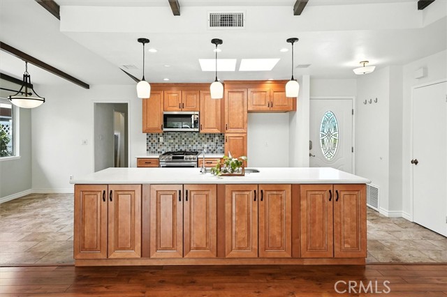 Detail Gallery Image 12 of 46 For 25612 Oakbar Ct, Newhall,  CA 91321 - 4 Beds | 3 Baths