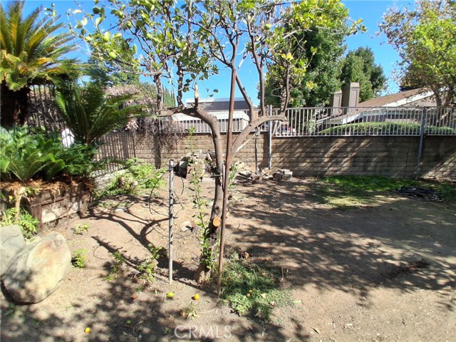 12587 Bradley Avenue photo 31
