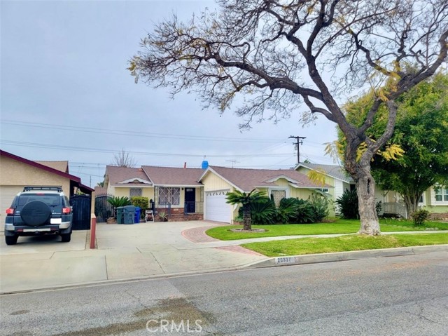 20837 Hawaiian Ave, Lakewood, CA 90715