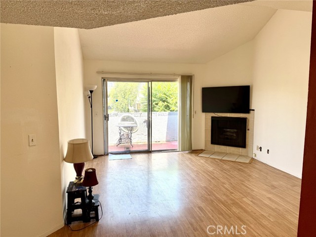 Detail Gallery Image 3 of 19 For 7640 Oso Ave #316,  Winnetka,  CA 91306 - 1 Beds | 1 Baths