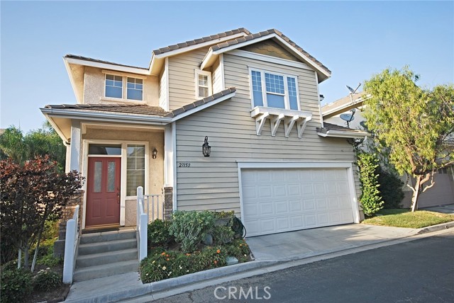 Detail Gallery Image 2 of 8 For 27153 Manor Cir, Valencia,  CA 91354 - 3 Beds | 2/1 Baths