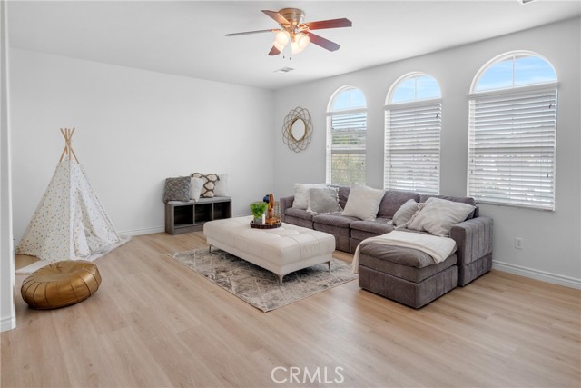33736 Emerald Creek Court, Temecula CA: https://media.crmls.org/medias/692f1019-595f-40b8-99c0-c28455071497.jpg