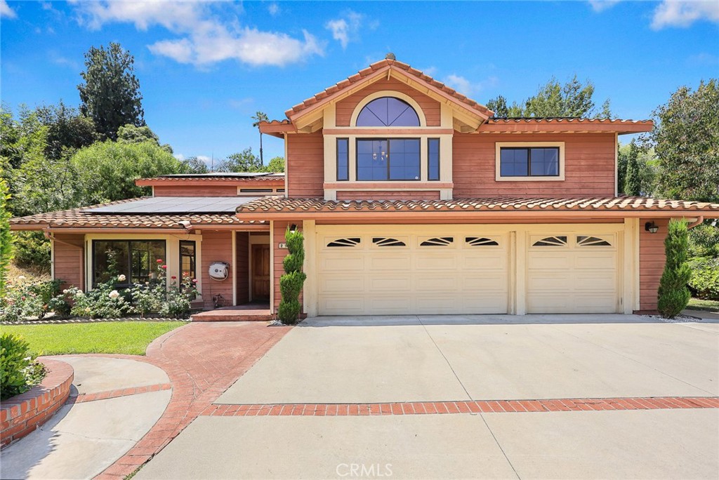 2977 E Hillside Drive