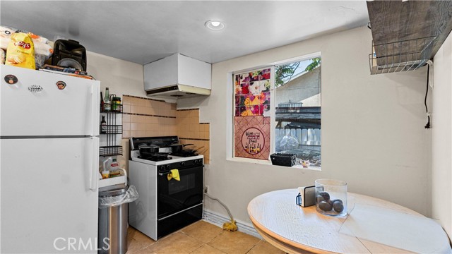 1178 Buelah Avenue, Los Angeles CA: https://media.crmls.org/medias/692fd1aa-55ab-46e7-8790-8f12faa1c6f0.jpg
