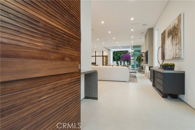 627 N Vista Street, Los Angeles CA: https://media.crmls.org/medias/69301fff-7c92-49b6-907f-198ffa52d141.jpg