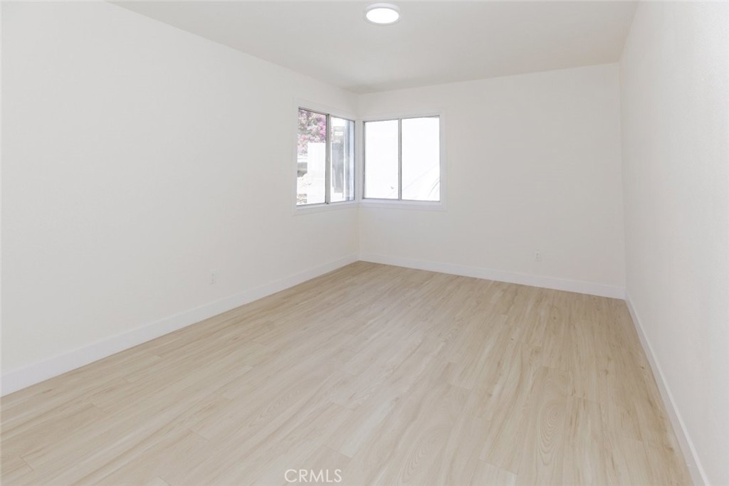 https://media.crmls.org/medias/693032ac-ed6a-47b7-a0e5-c43418654268.jpg?preset=X-Large