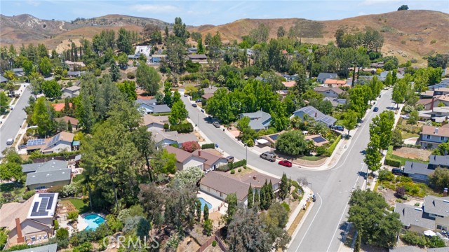 4005 Joelton Drive, Agoura Hills CA: https://media.crmls.org/medias/6930dd64-d8a7-47ff-899d-3b0bf0f7c345.jpg